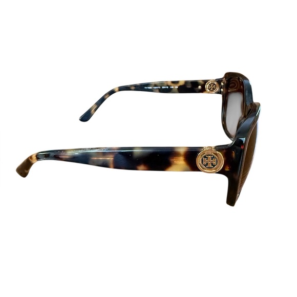 LOW START! Tory Burch Tortoiseshell Sunglasses with Case - Picture 4 of 9